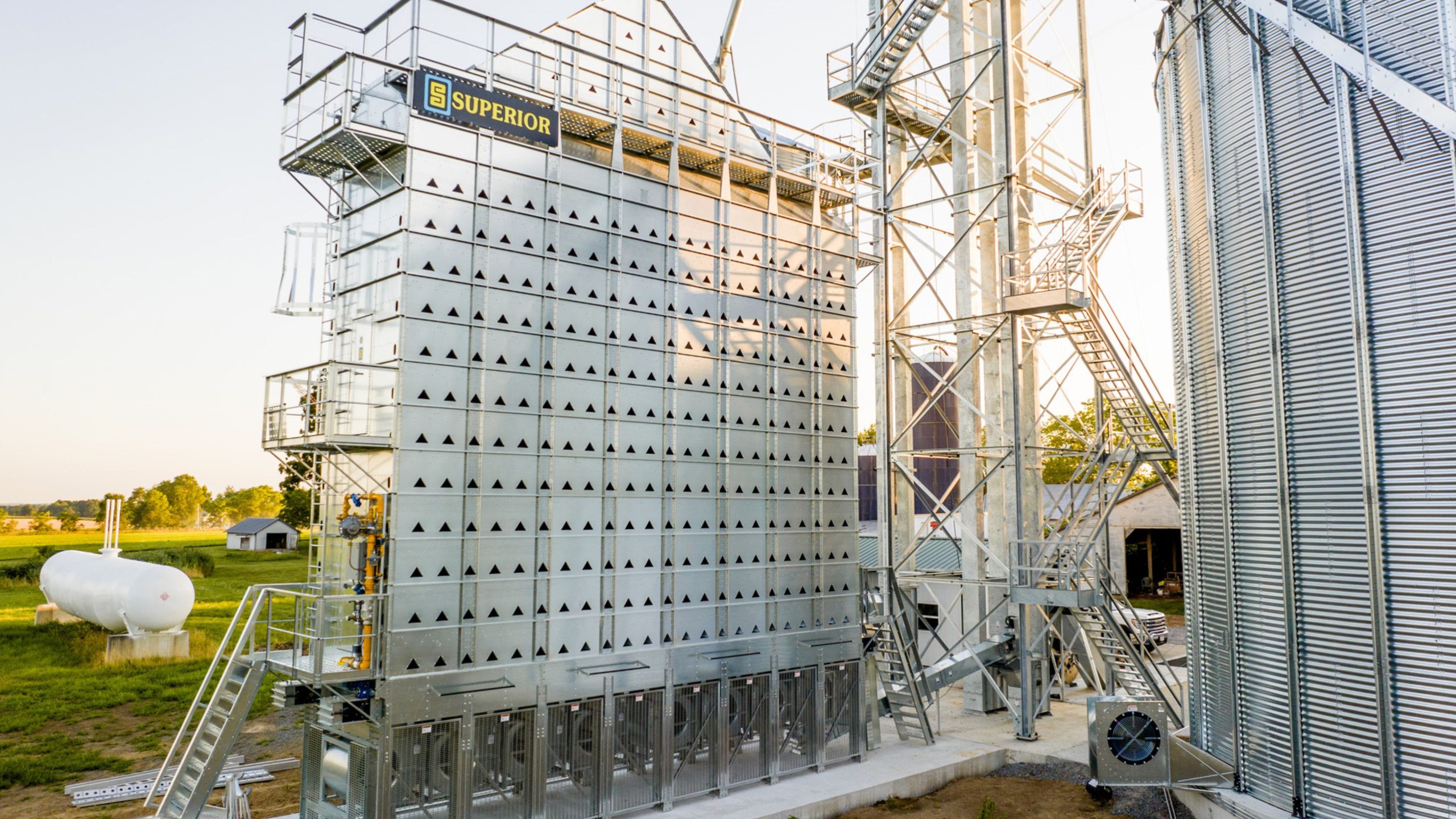 superior mixed flow grain dryer